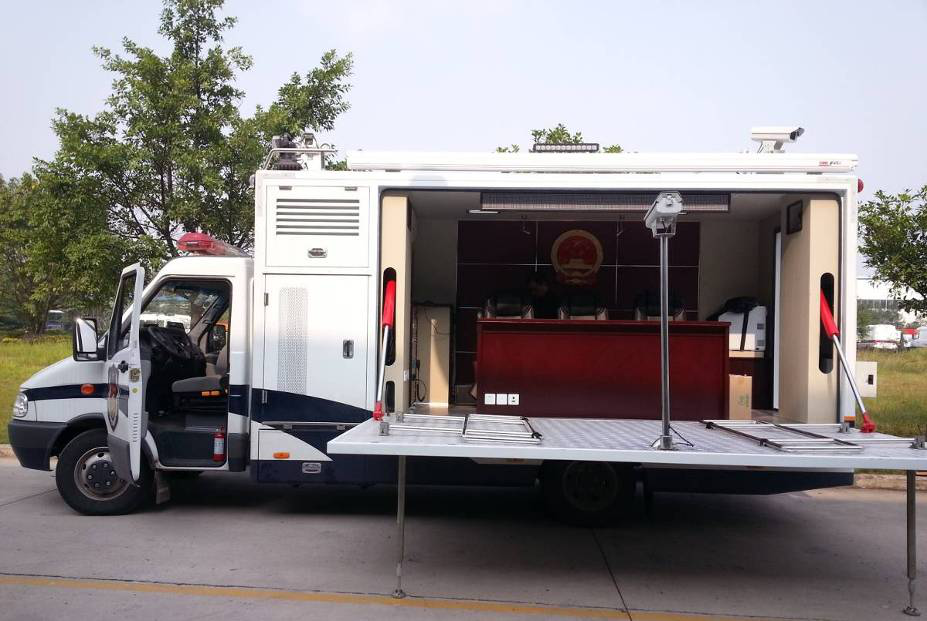 流動(dòng)審判車